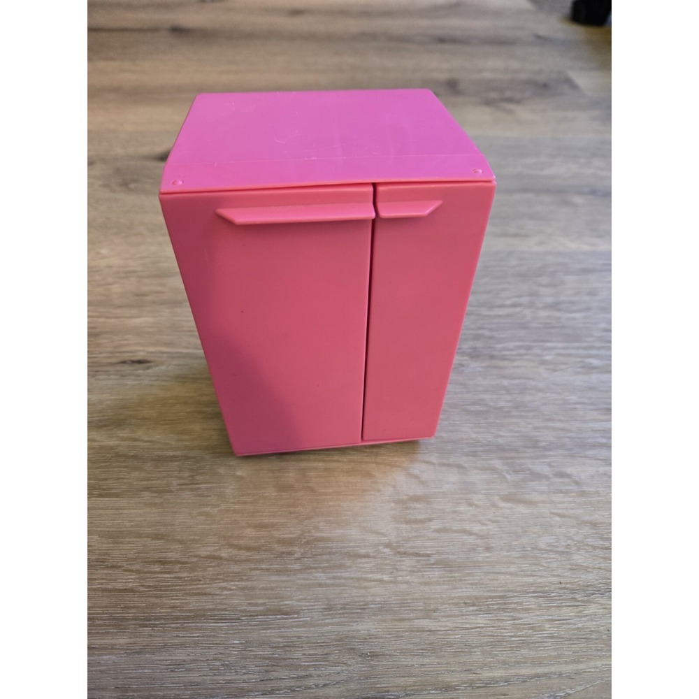 Vintage 1984 Mattel Barbie Dream Kitchen Pink Refrigerator Preowned shelf drawer